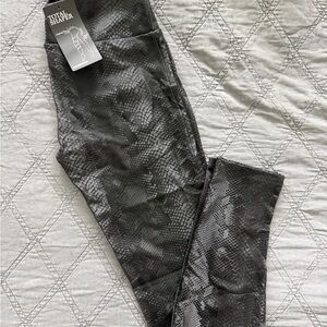 NWT - Calzedonia Leggings Total Shaper - Black Snake Print - Size Medium